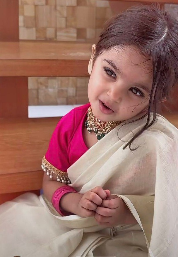 Whatsapp DP Cute baby girl