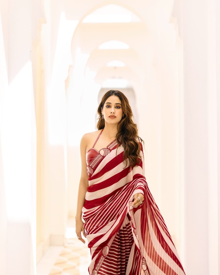 Janhvi Kapoor Hot Pics