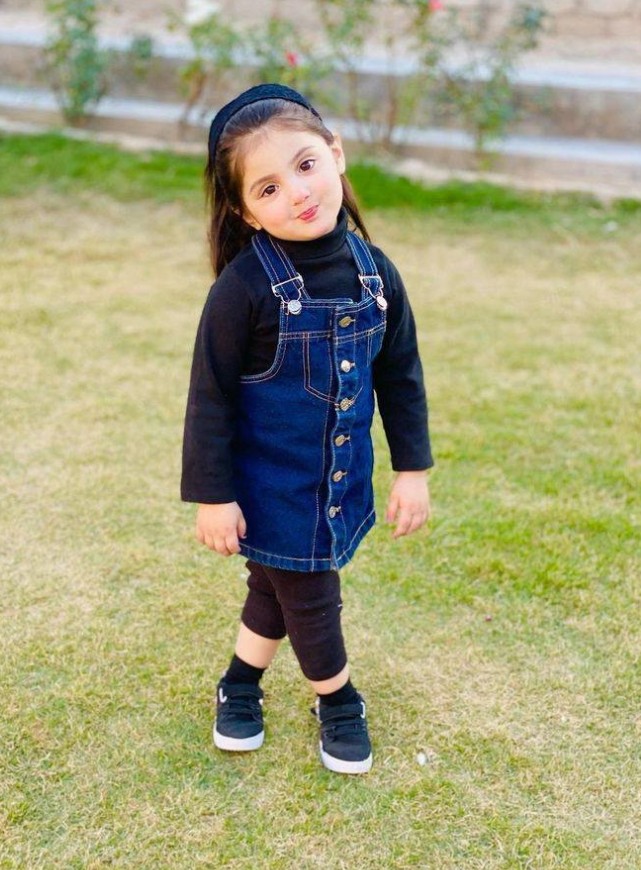 Whatsapp DP Cute baby girl