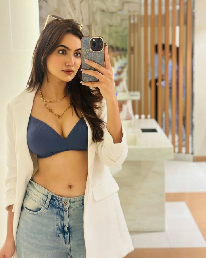 Desi Nude Pics