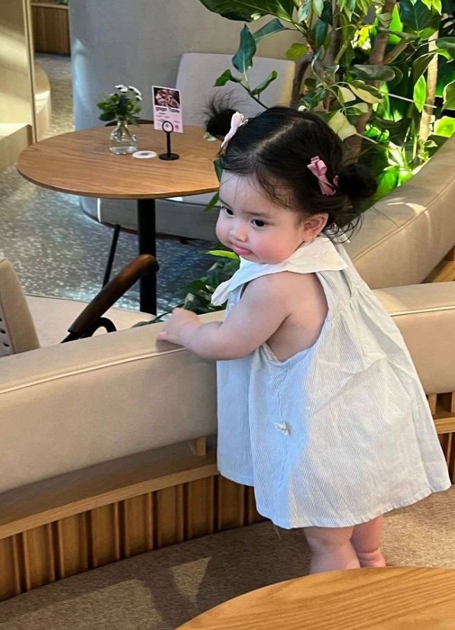 Whatsapp DP Cute baby girl
