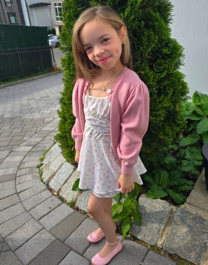 Whatsapp DP Cute baby girl