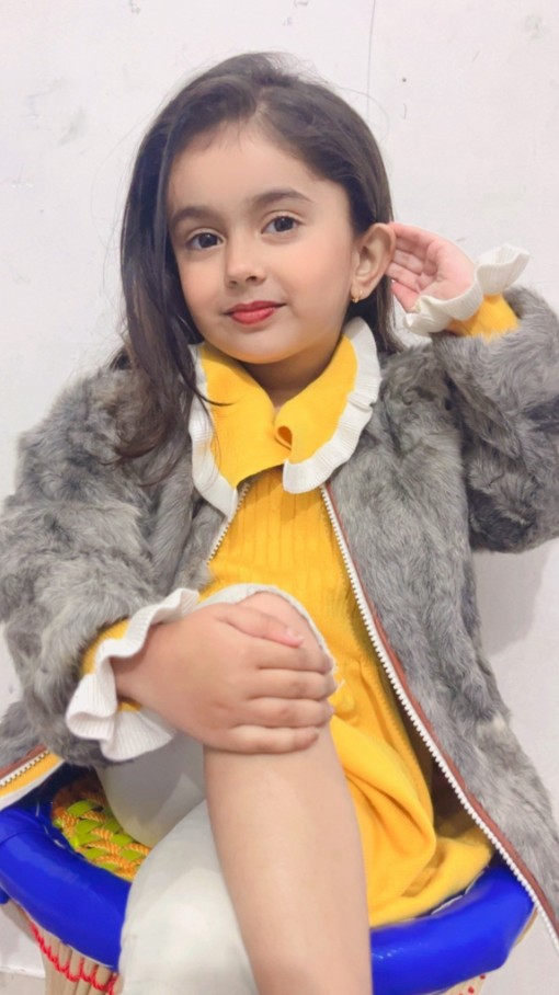 Whatsapp DP Cute baby girl