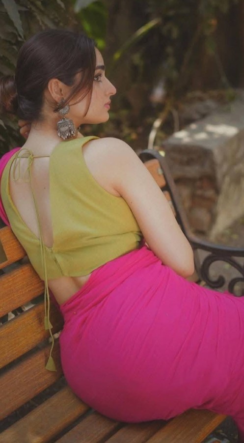 Ayesha Khan Hot Pics
