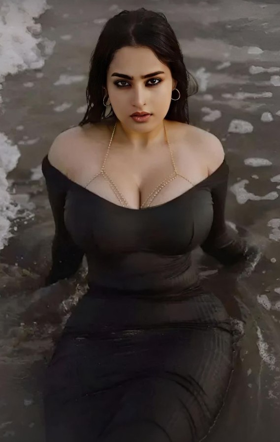 Ayesha Khan Hot Pics