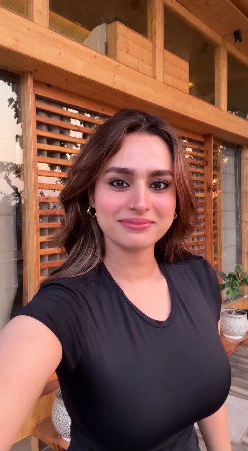 Ayesha Khan Hot Pics
