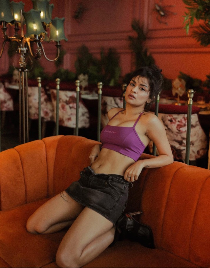 Avneet Kaur Hot Pics
