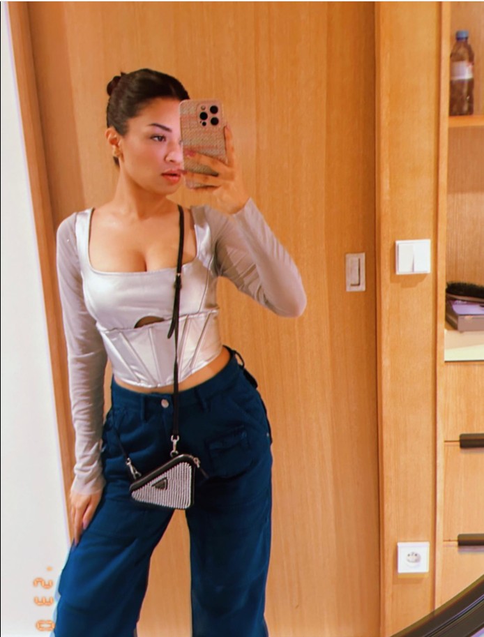 Avneet Kaur Hot Pics