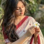 [1098+] Saree Girl Dp, Images, Photos, Pics, Pictures & Wallpapers (2026)