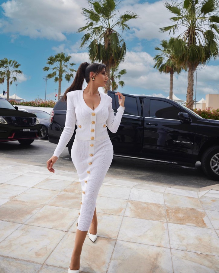 [222+] Nora Fatehi Hot Photos, Pics, Images, Pictures & Wallpapers (2026)