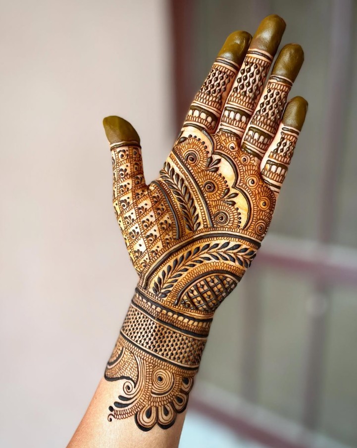 Front Hand Mehndi Design