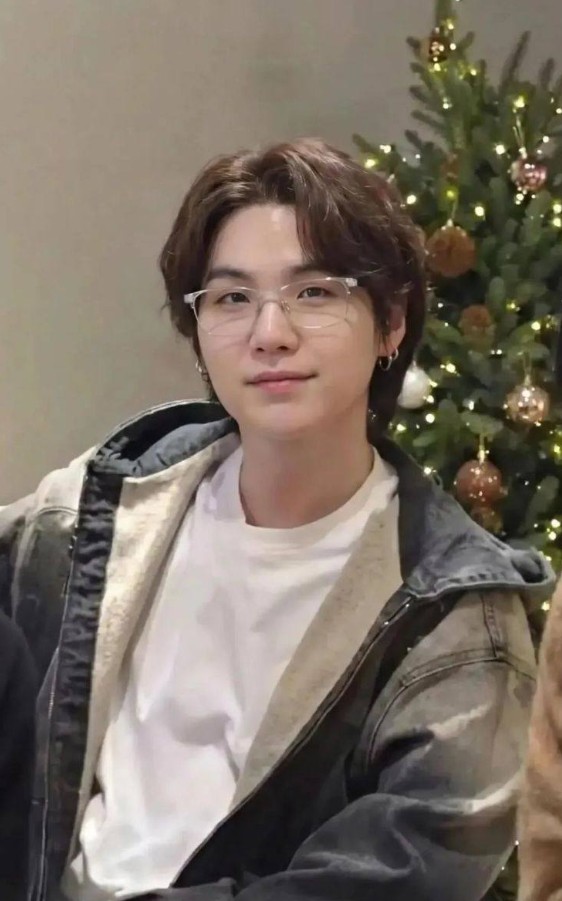 BTS V Cute Photos