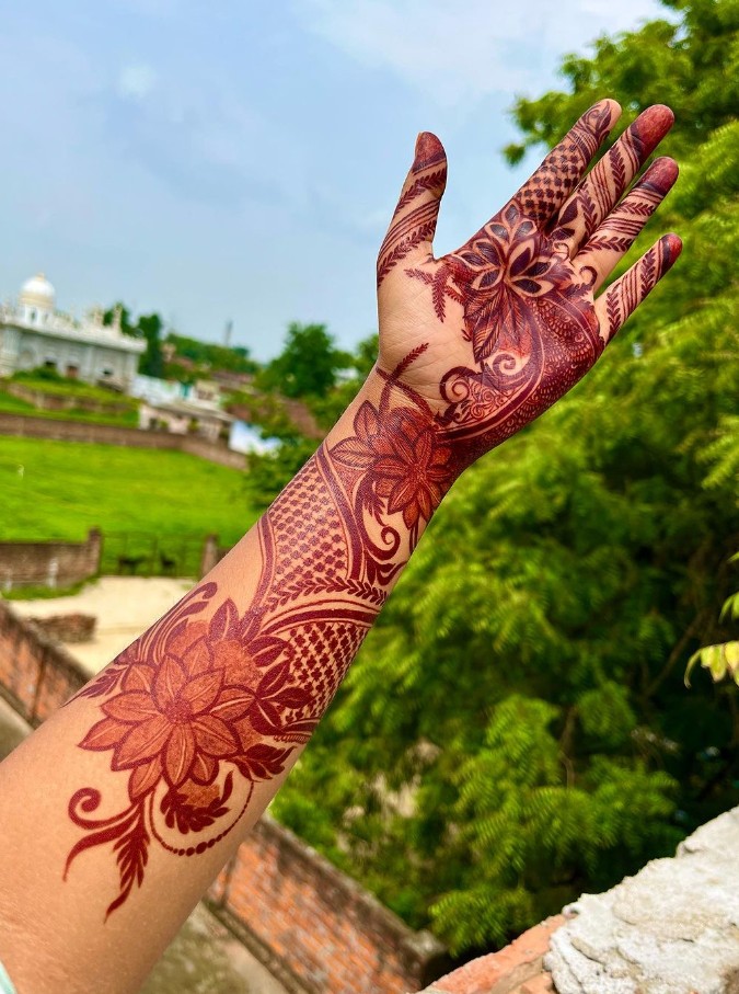 Front Hand Mehndi Design
