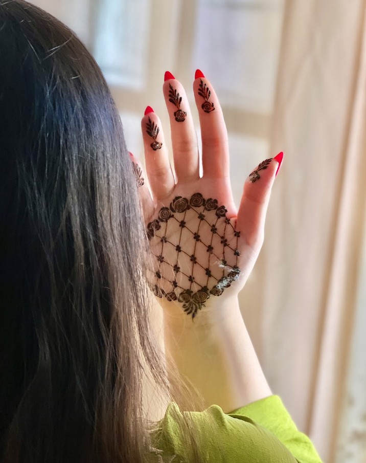 Front Hand Mehndi Design