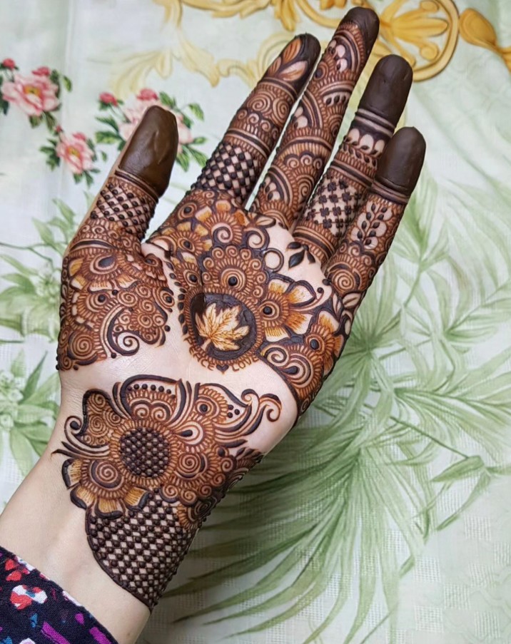 Front Hand Mehndi Design