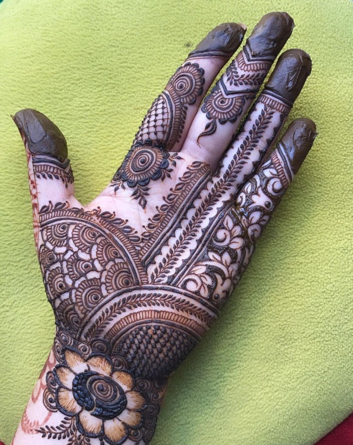 Front Hand Mehndi Design