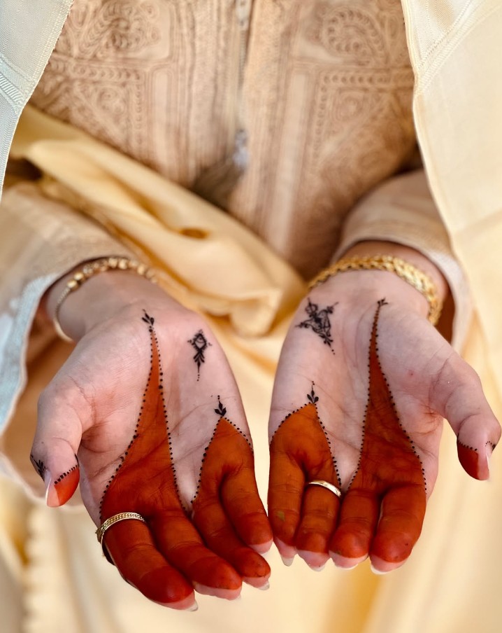 Front Hand Mehndi Design
