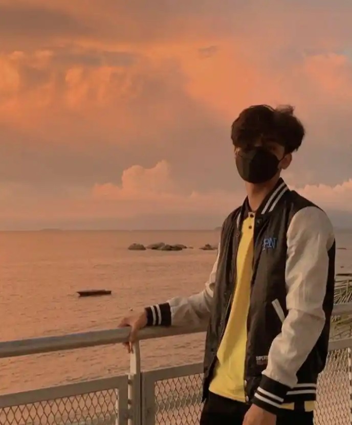 Hidden Face Boys Pic