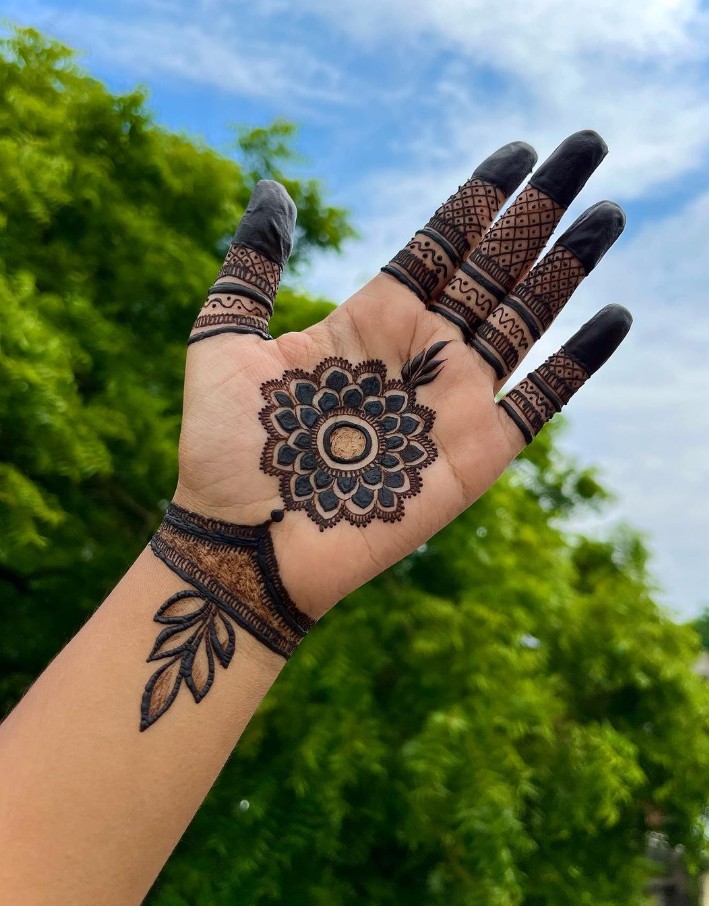 Front Hand Mehndi Design