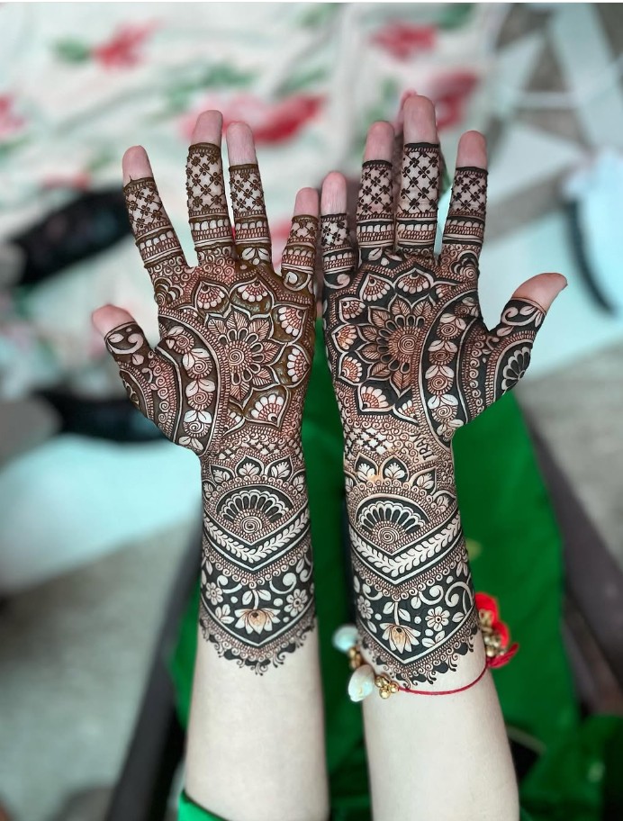 Front Hand Mehndi Design