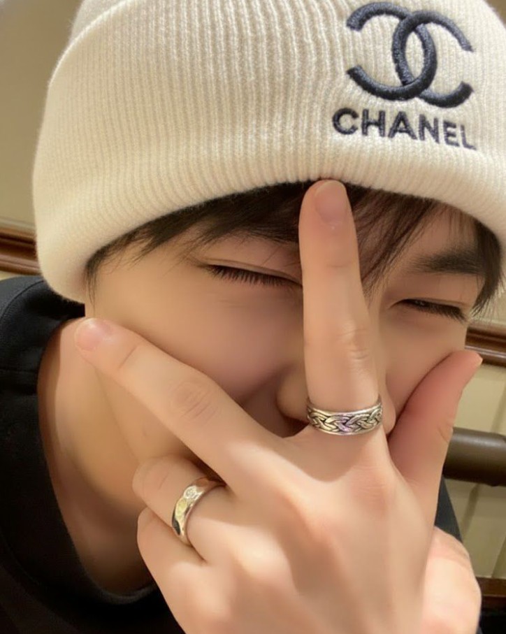 Hidden Face Boys Pic