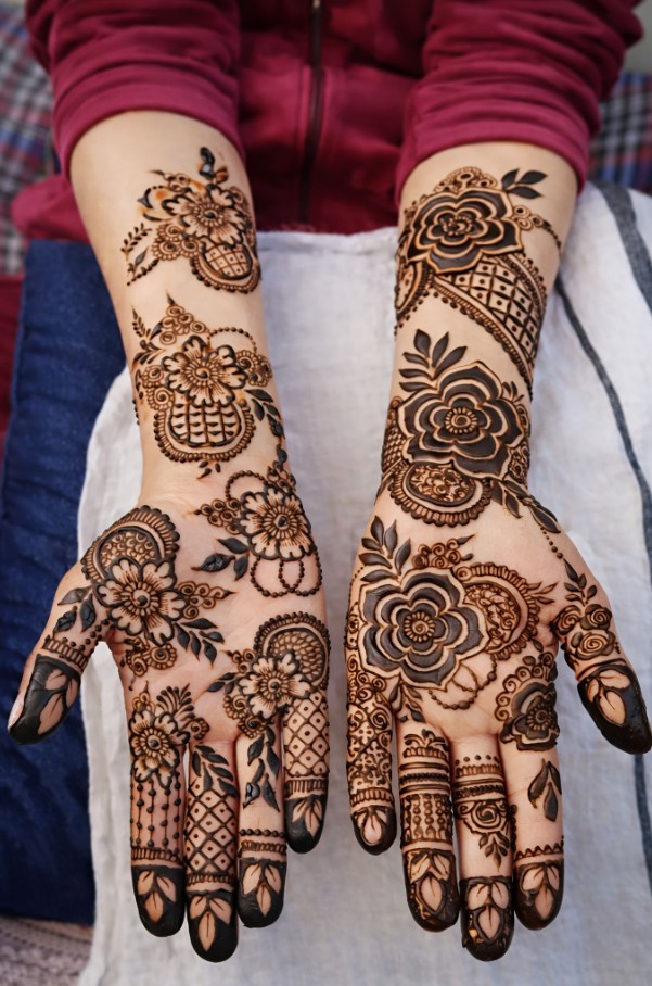 Front Hand Mehndi Design