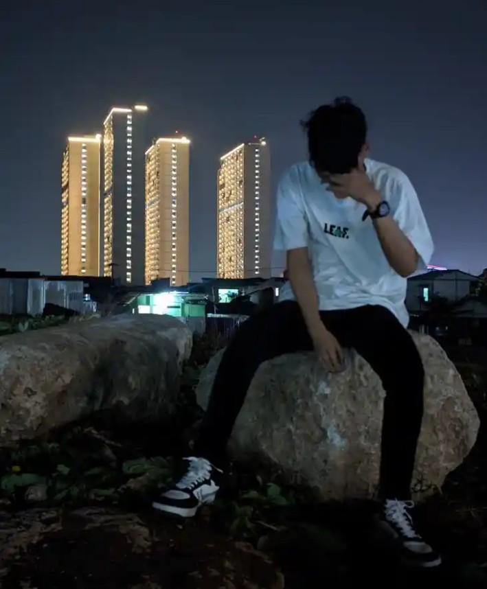 Hidden Face Boys Pic