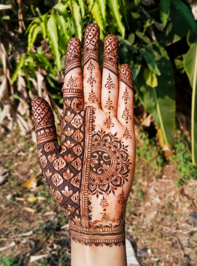 Front Hand Mehndi Design
