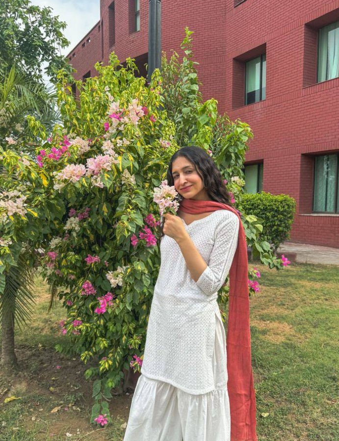 Real Simple Girl Images