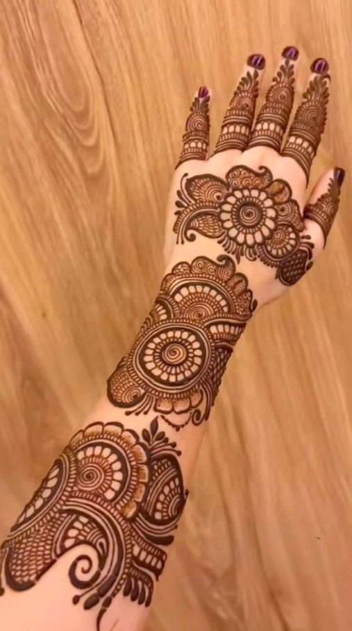 Front Hand Mehndi Design
