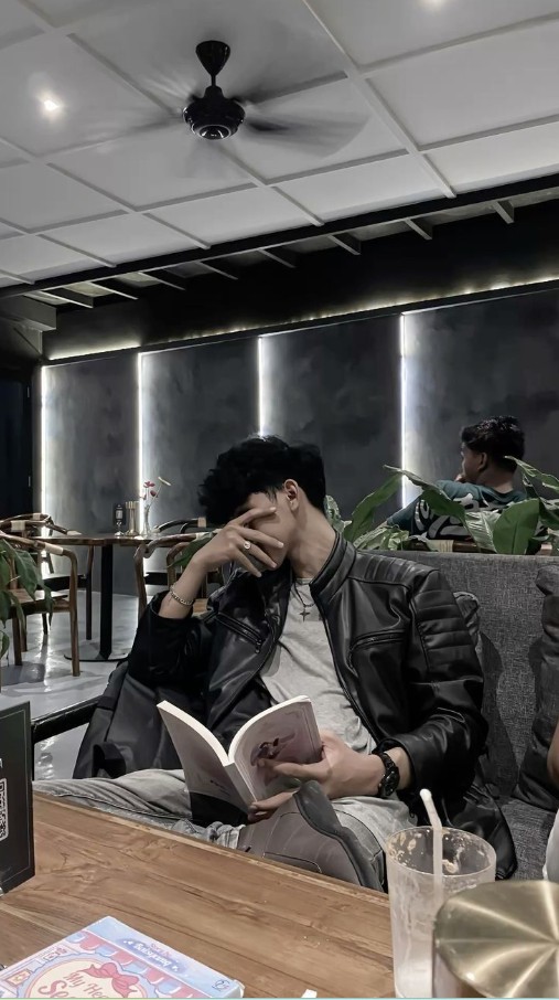 Hidden Face Boys Pic