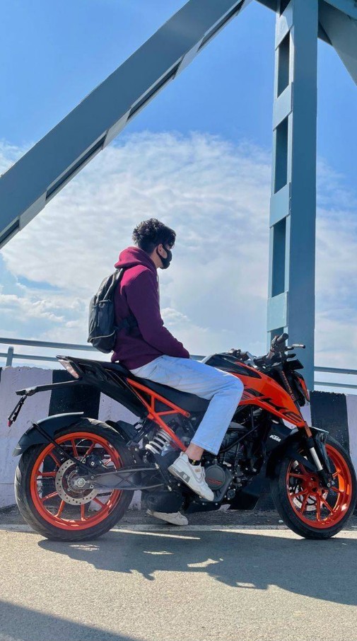 Hidden Face Boys Pic