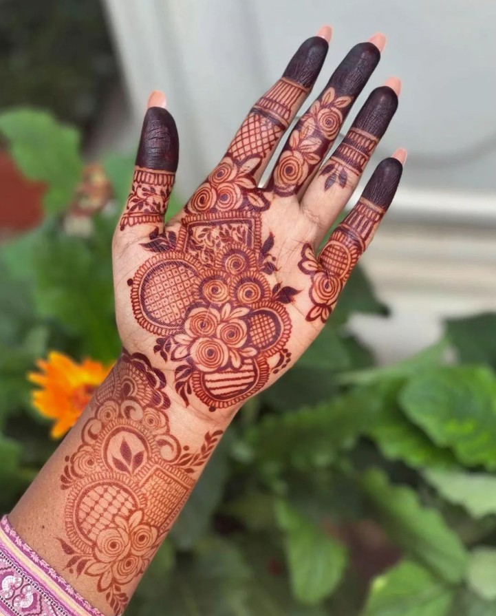 Front Hand Mehndi Design