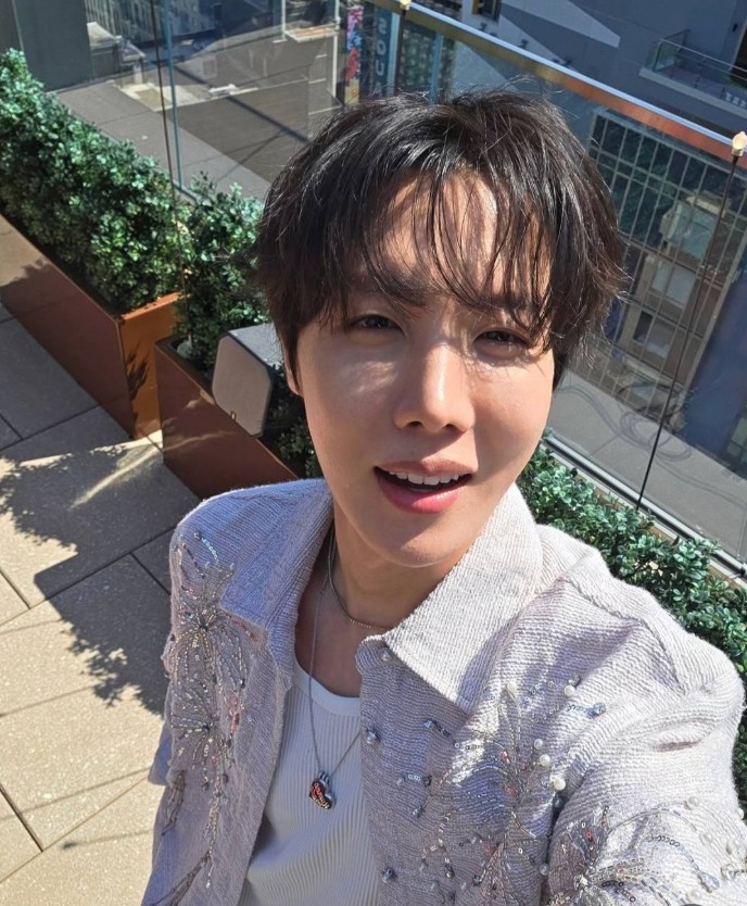 BTS V Cute Photos