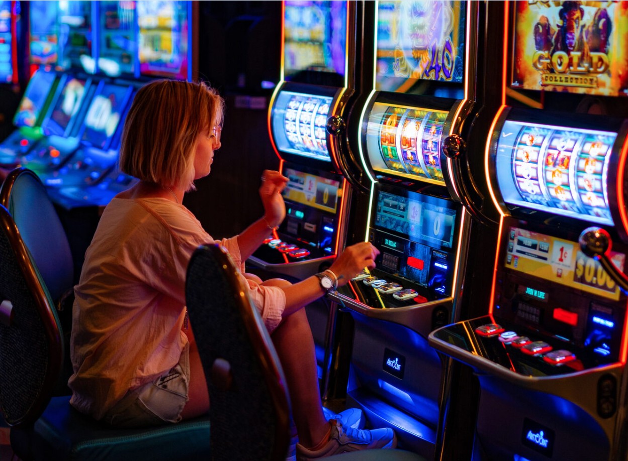 The Psychology Behind Online Gambling: Why It’s Hard to Stop
