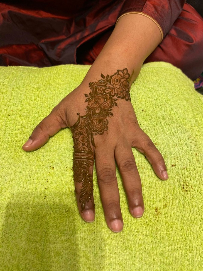 Finger Mehndi Design