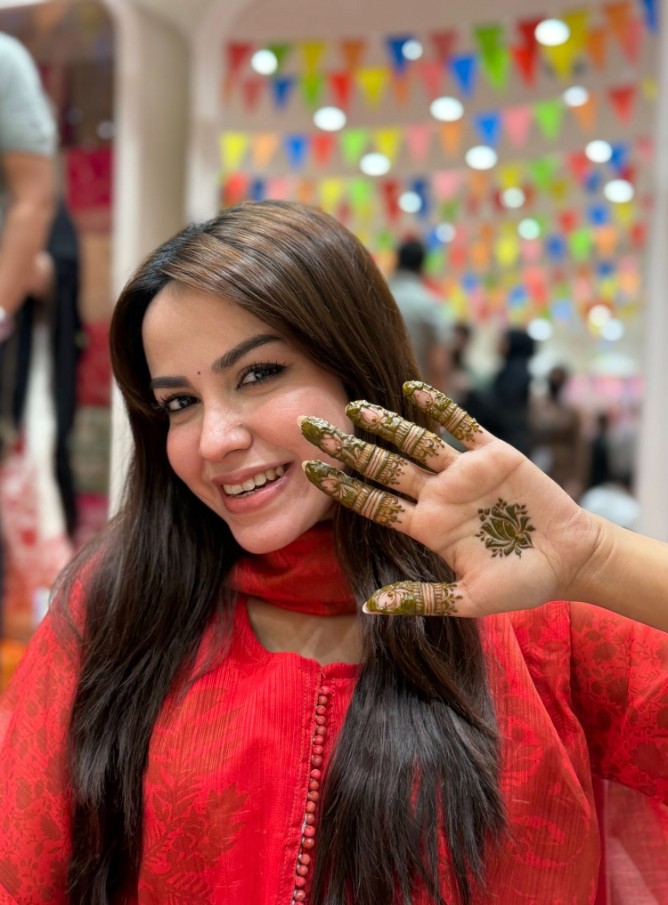 Finger Mehndi Design
