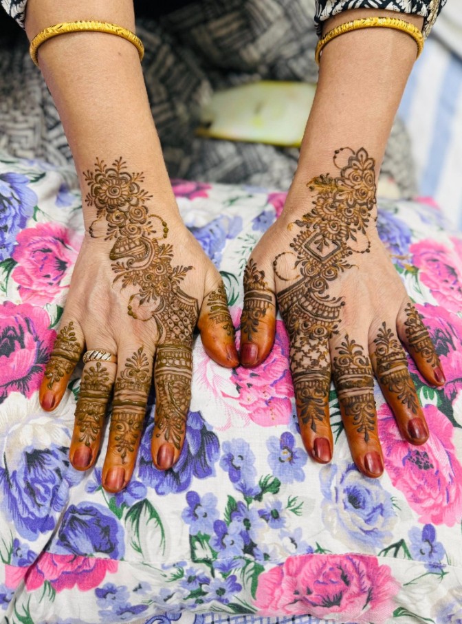 Finger Mehndi Design