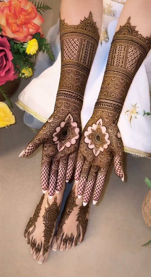 Stylish Leg Mehndi Design